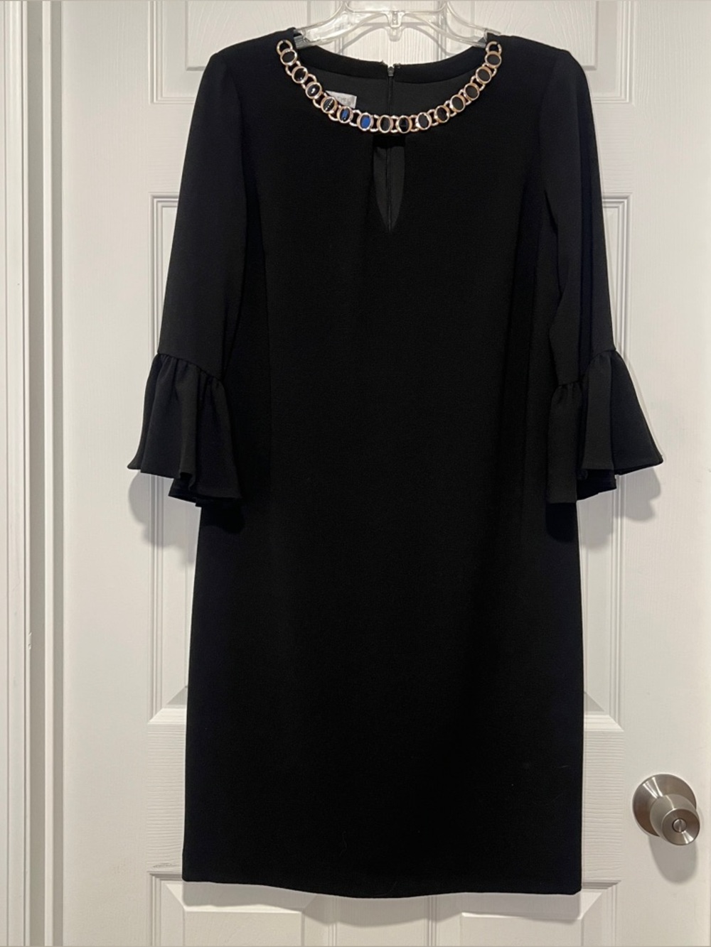 London Times 10 Black Flutter ¾ Sleeve Cocktail Sheath Dress Necklace Adornment